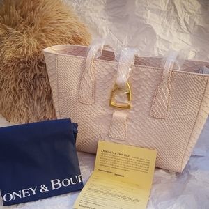 Dooney & Bourke purse